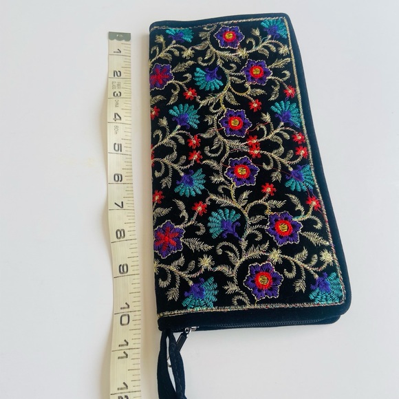 ⭐️ HOST PICK ⭐️ Colorful Handmade Clutch Purse - Picture 3 of 7